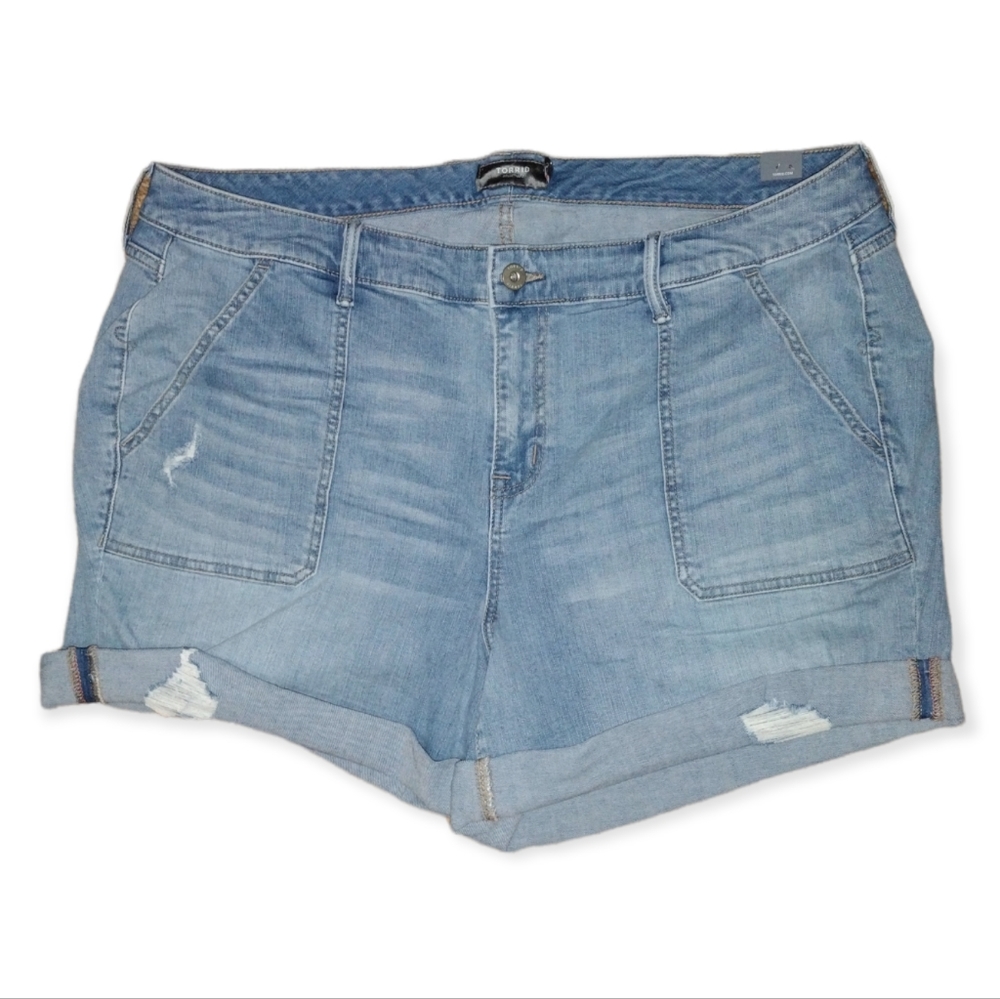 Torrid mid jean shorts NWT